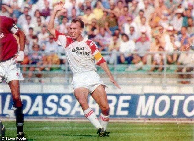 Bari e il colpo d'oltremanica, Caprile non è solo. Che storie! Da Platt a Henderson 