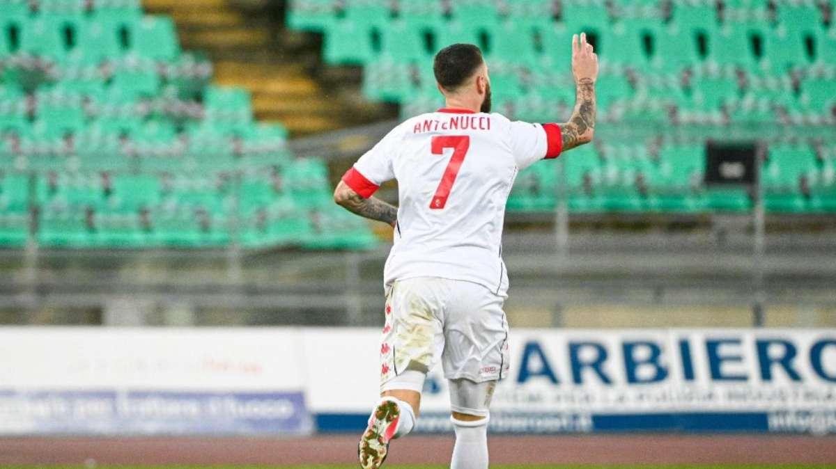 Bari-Catanzaro 1-0, la decide Antenucci. Vittoria fondamentale per i biancorossi. Rivivi il live
