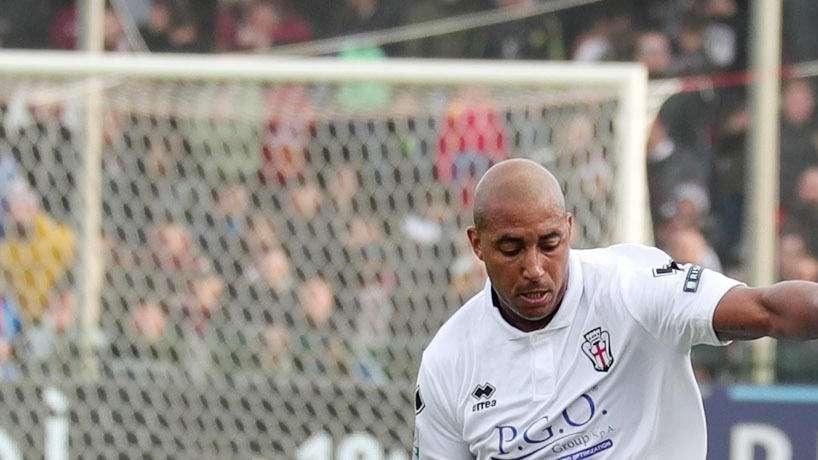 Catania, il positivo al Covid-19 è Reginaldo. L'attaccante salterà Bari