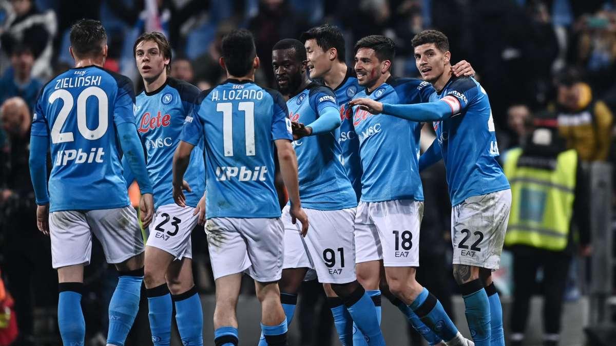 Il Napoli vola, sorride anche un ex Bari. Mai in campo ma può vincere tutto