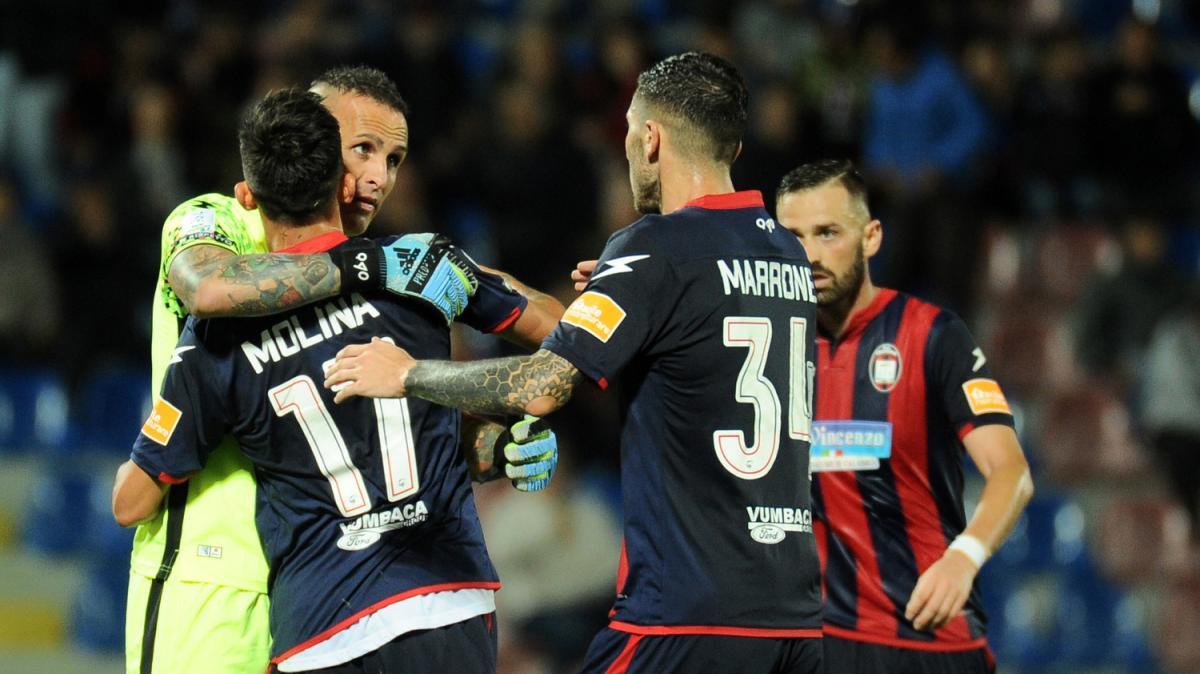 Crotone un po' come Bari: senza programmazione si crolla e si diventa "nobili decadute"