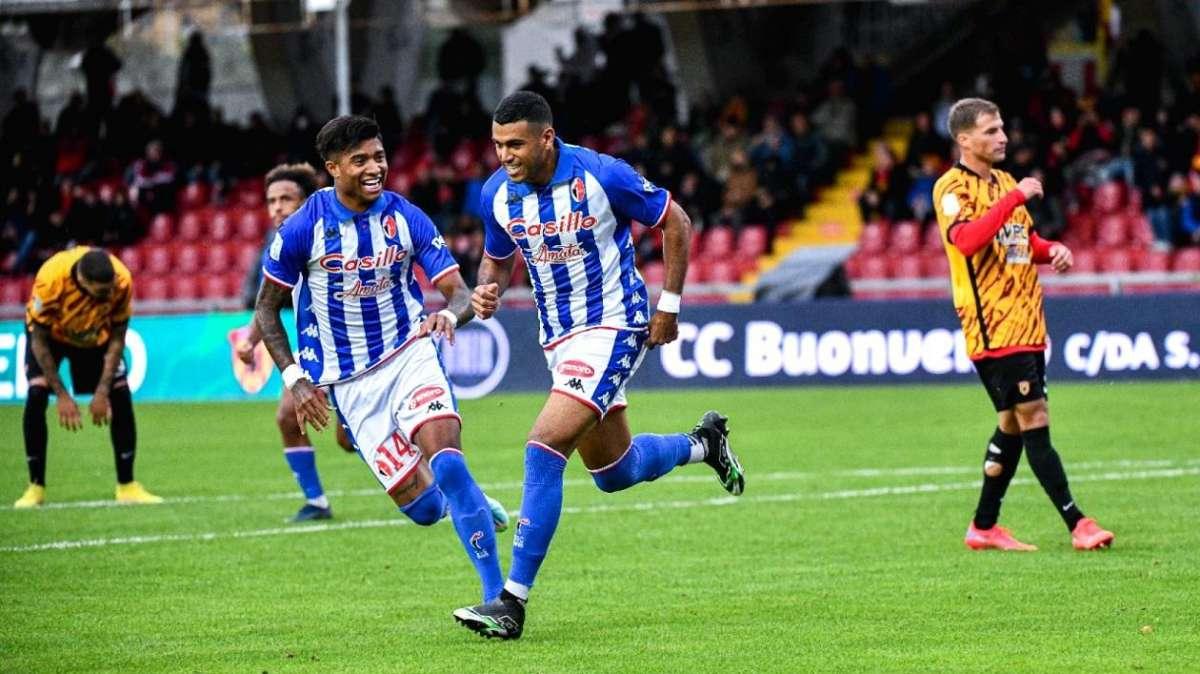Contro il Perugia senza Cheddira: caccia al sostituto. Da Salcedo ad Antenucci