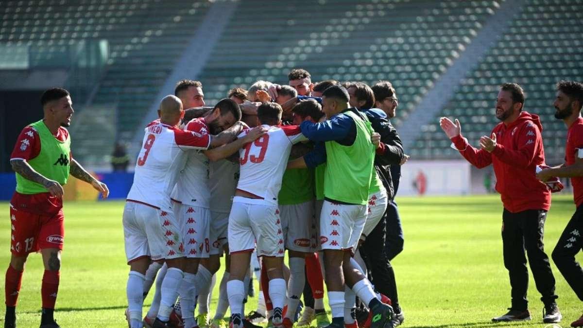 Biancorosso dell'anno - Da D'Errico a... Cheddira. Partita per partita, i migliori per i lettori di TuttoBari.com
