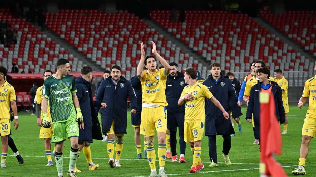 Serie B, il Frosinone avanza in silenzio: idee, gioco e un progetto che vola