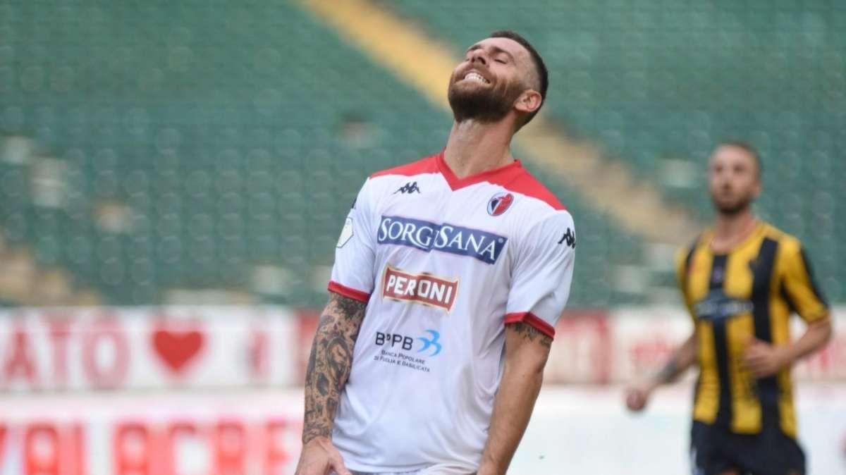 Il Bari non va oltre un pari amaro. La Reggina blinda il campionato