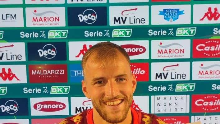 Sibilli: "Mesi terribili, ora viene il bello. Qui c'è amore. Ho giocato con dei santini di San Nicola nei parastinchi"