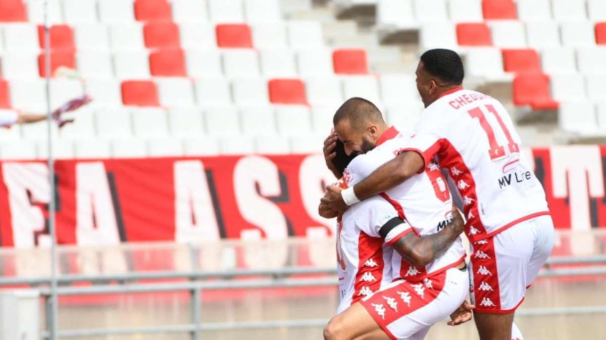 Serie B, Bari straripante contro il Brescia: è primo! Cadono Reggina e Cagliari. Risultati e classifica