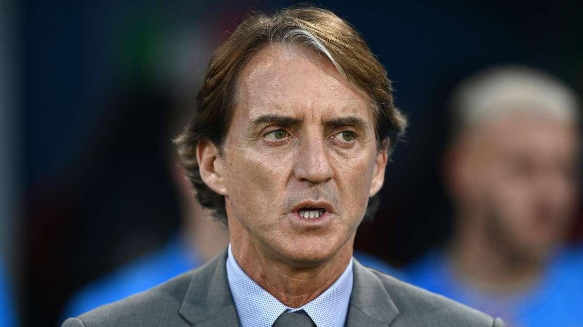 Mancini: "Complimenti a Bari e Cagliari. Vedremo la partita, difficile fare un pronostico"