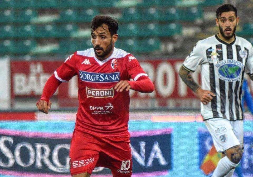 Reggina-Bari, le probabili: Di Cesare stringe i denti? Sabbione a destra. Ingorgo a centrocampo, illumina Laribi