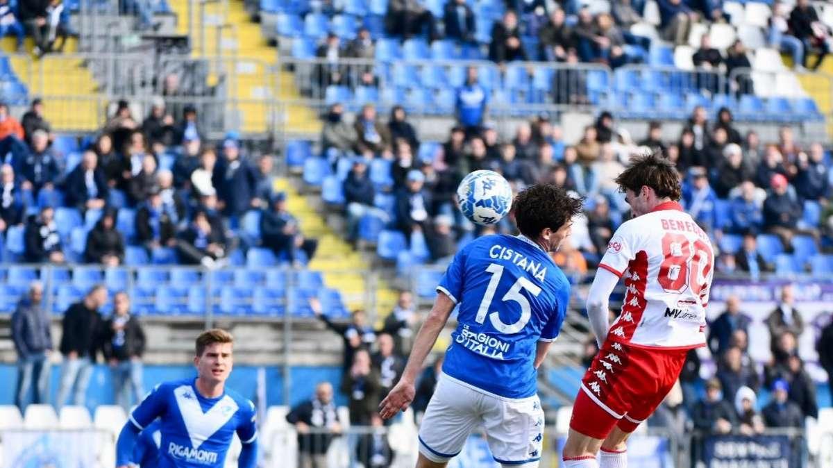 Bari, tre punti per sognare: Brescia espugnata con voglia e sacrificio