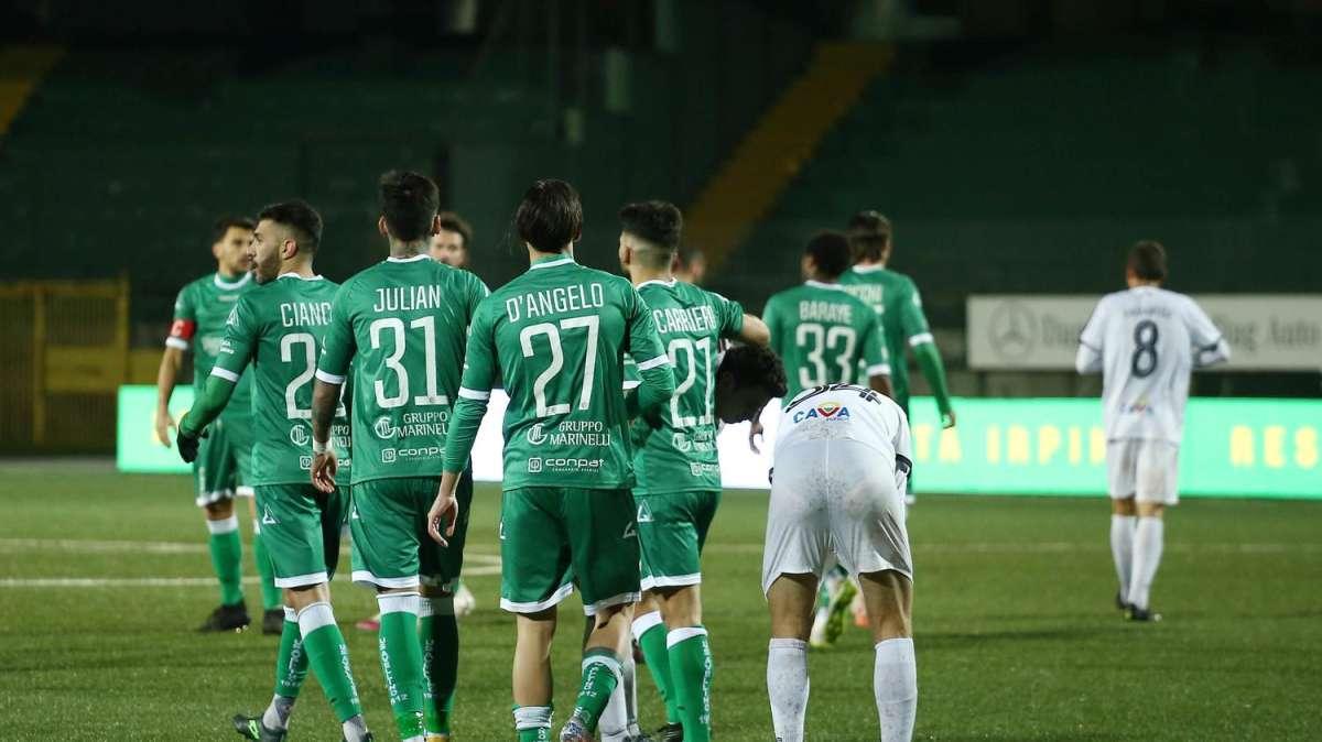 Ora è testa a testa con l'Avellino. Tour de force di un mese per blindare il secondo posto: calendari a confronto