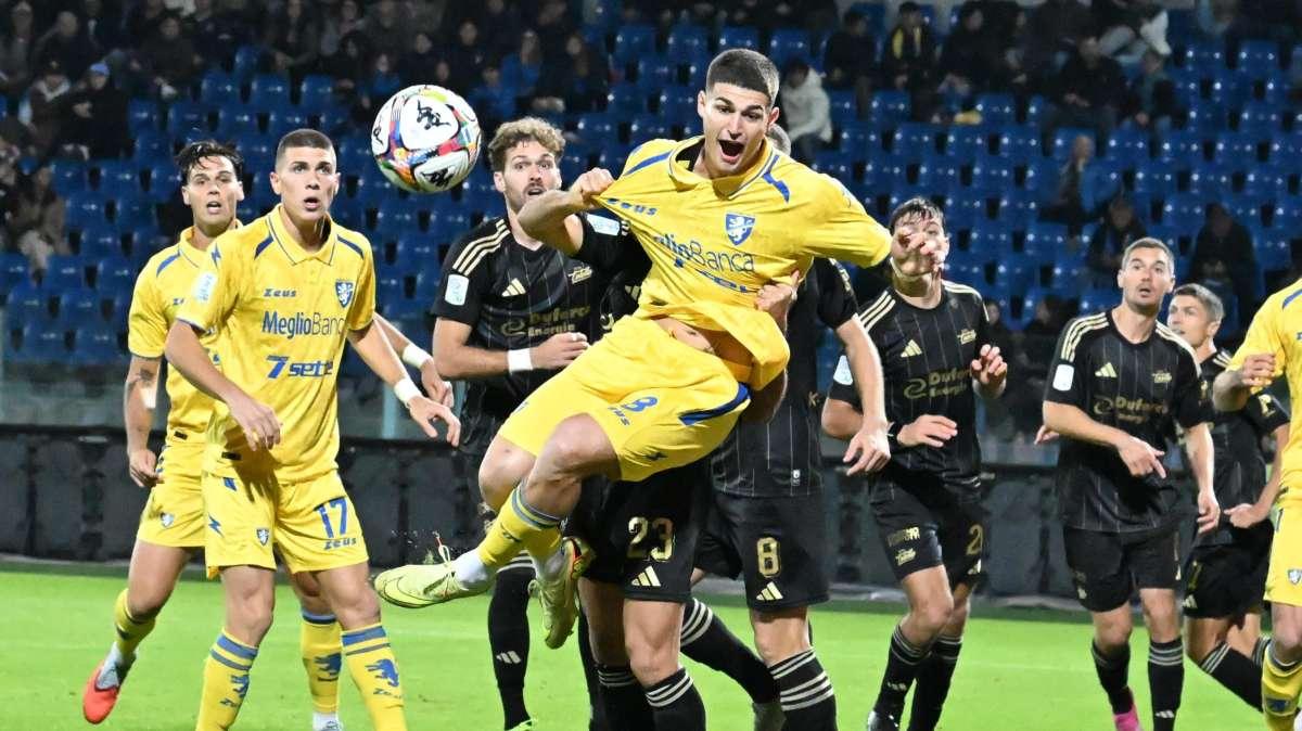 Bari, dopo la sosta c’è il Frosinone. Occhio a Koutsoupias: l’ex in gran forma