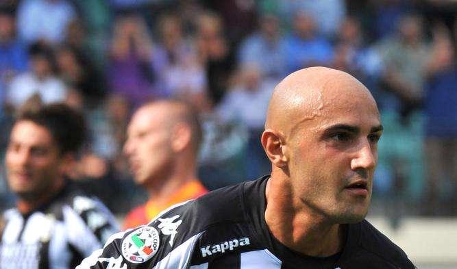 Massimo Maccarone, qui con la maglia del Siena, possibile obiettivo del Bari per gennaio