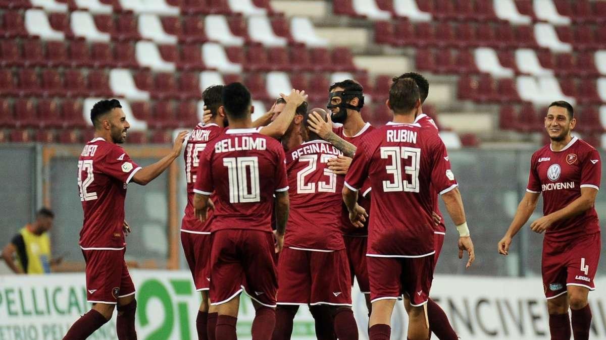 La Reggina deferita per le scadenze di febbraio. La nota ufficiale del club