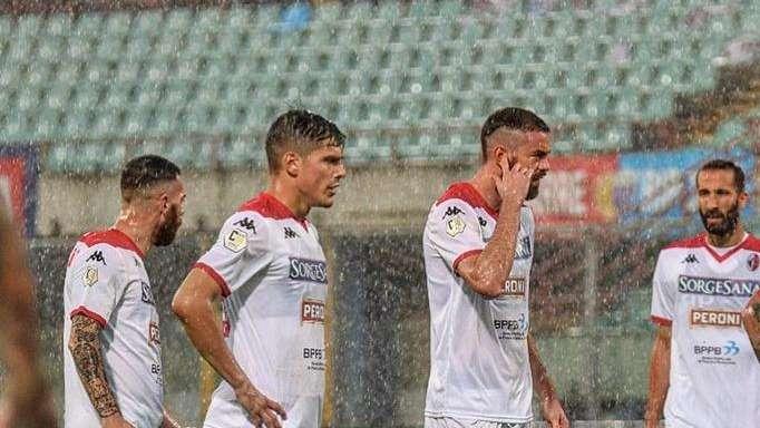 La sosta, il gol a freddo e la frenesia. I tre motivi per cui il Bari ha deluso