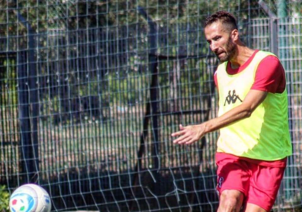 CdM - Il Bari riprenderà gli allenamenti entro il 15. Non ci sarà ritiro. Tamponi ogni quattro giorni...