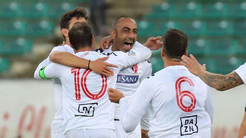 Bari sulle orme del Parma: stessi punti. Cacioli...
