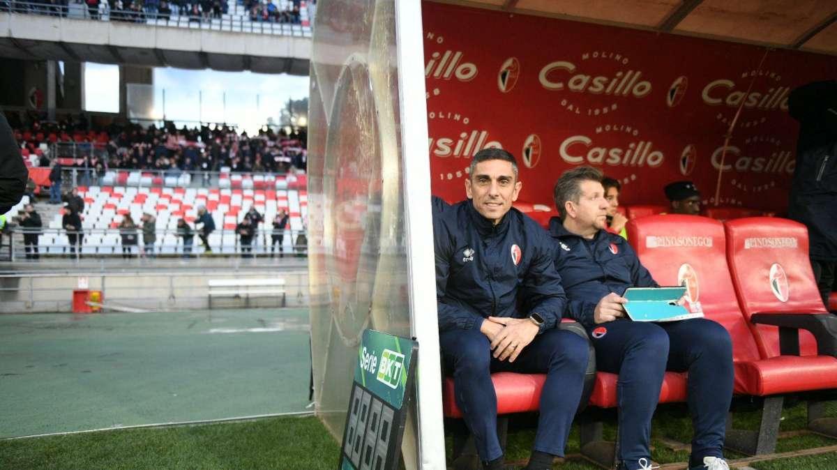 Bari col freno. Di chi le maggiori responsabilità? Società, Longo, calciatori: i nostri lettori (per ora) la pensano così