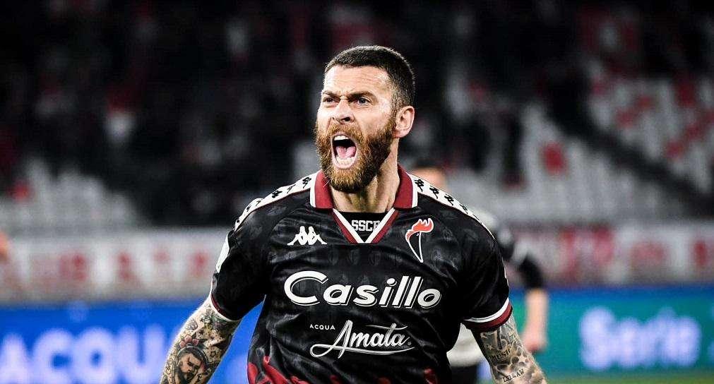 Antenucci e non solo. Bari glaciale dal dischetto, quanti rigori decisivi nel finale