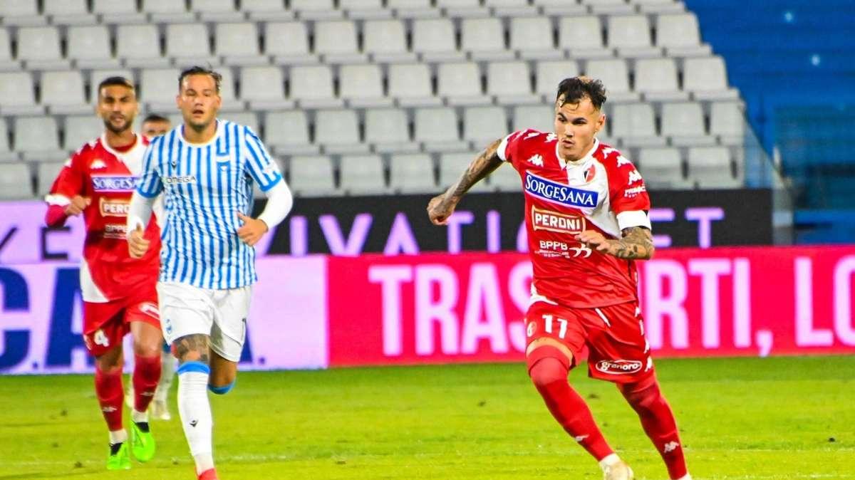 Casertana-Bari, le probabili: novità in tutti i reparti. Ciofani cambia ruolo? Andreoni può giocare a destra. In attacco torna D'Ursi