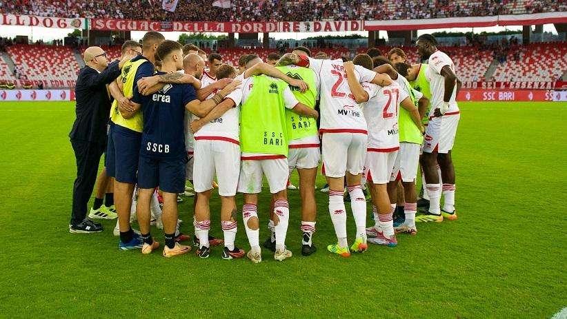 Bari, con la Cremonese “Anema e core”… e non solo