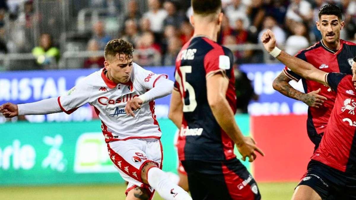 Cagliari-Bari, le pagelle dei galletti: Antenucci glaciale, Cheddira sbaglia tanto