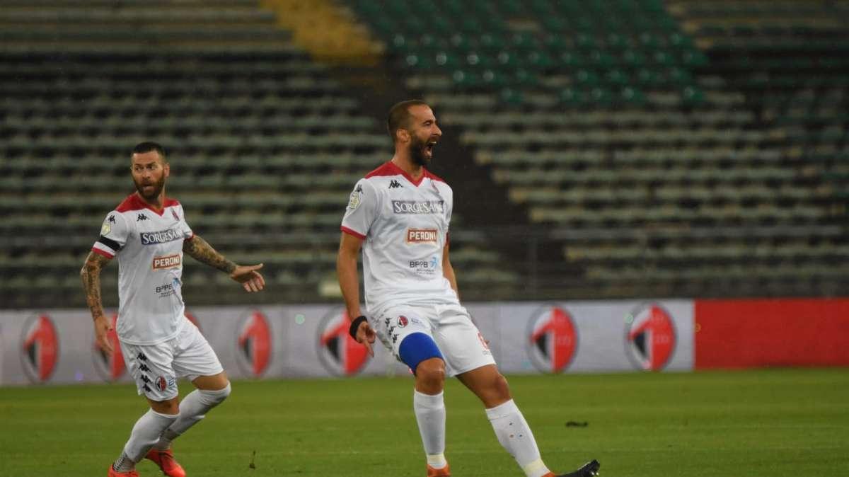 Di Cesare c'è, Simeri decisivo. Poco Laribi, male Ciofani. Le pagelle