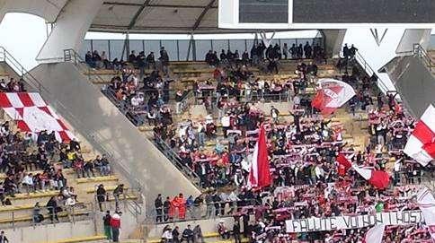 Contestazione fuori dallo stadio: tifosi in subbuglio. VIDEO