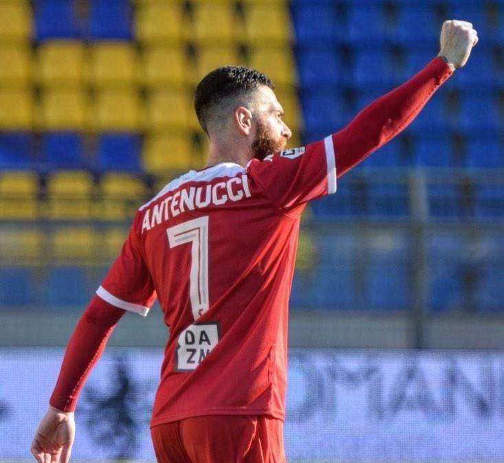 Antenucci, gol anche in allenamento. Che botta sotto l'incrocio! VIDEO