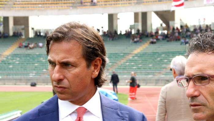 Bari, è notte fonda: altro tonfo, fischi sonori al 'San Nicola'. Alla società l'ardua sentenza