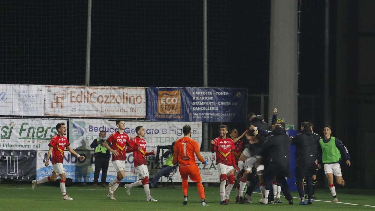 Girone C - Poker della Turris, sprofonda il Catania: 3-4 al Massimino. Risultati e classifica