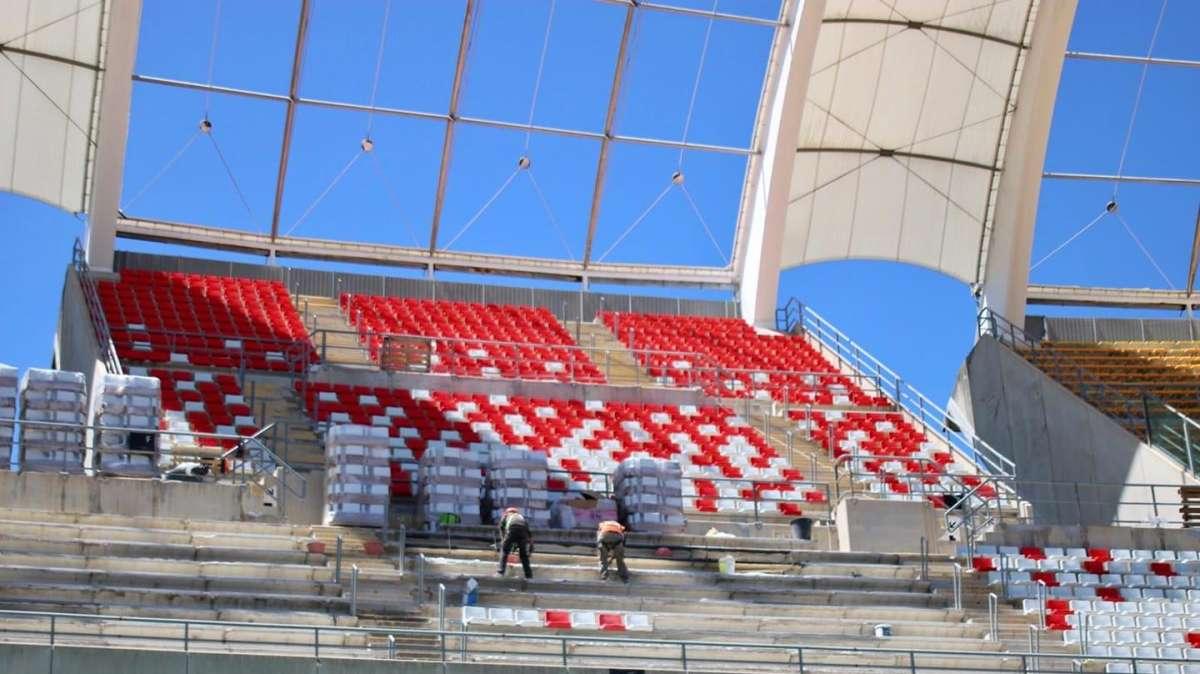 Petruzzelli: "Proseguono i lavori al San Nicola. Via l'effetto giallorosso". FOTO