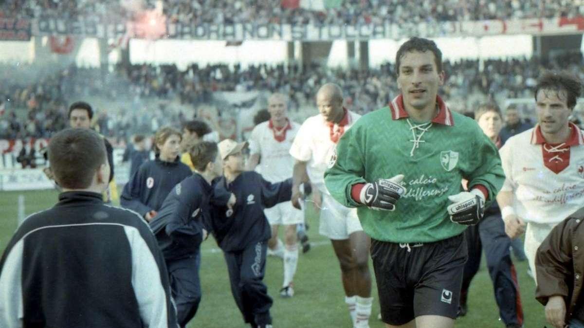 L’Angelo della porta biancorossa e un vuoto mai colmato. Franco Mancini era l’estremo difensore più amato del Bari