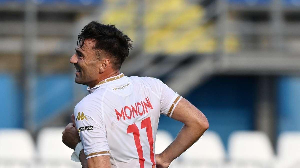 Filo diretto col Brescia. Bari, da Dickmann a Moncini: il valzer delle occasioni