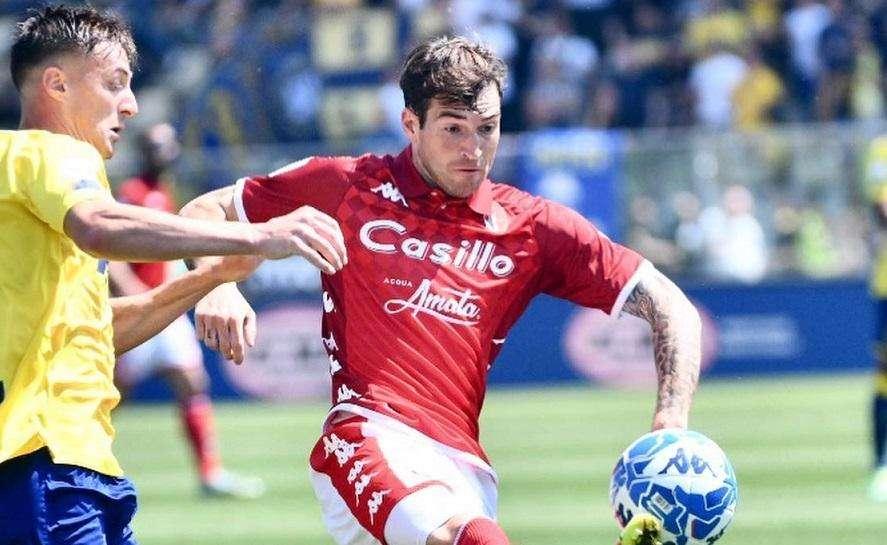 Benedetti e il golasso col Genoa. Il Bari sui social: "L'ha fatto brutto..."