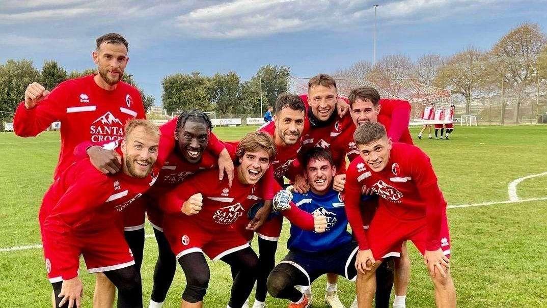 Social - Fiocco rosa in casa Bellomo. Partitella, scatta la foto di rito!