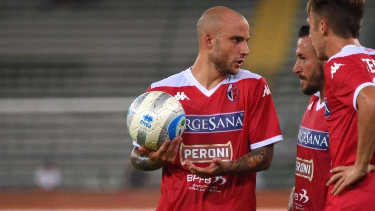 Dal web: "Costa rigenerato, cambiare il mister è servito"