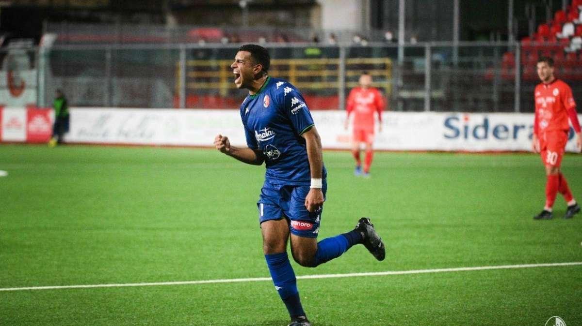 Bari, il derby non si gioca... il derby si vince!