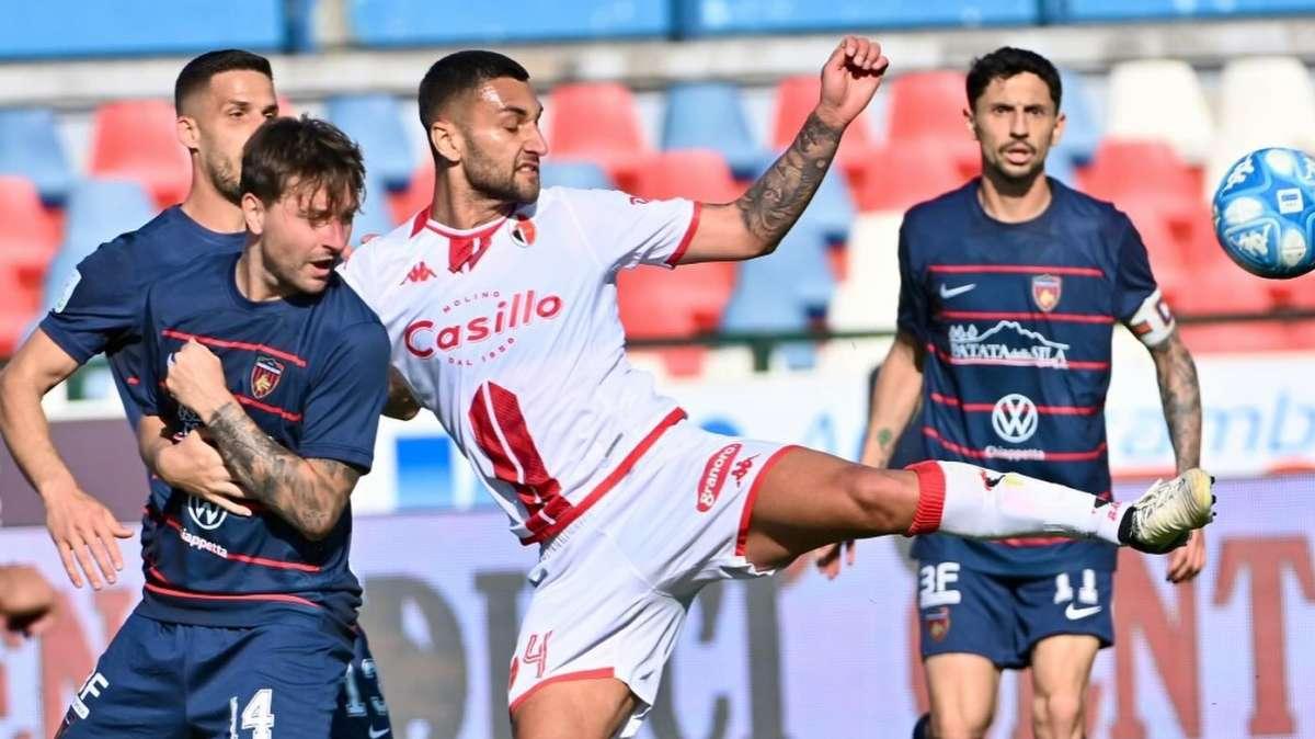 Tangorra in... tackle: "A Cosenza risultato umiliante, non basta giocare per venti minuti. Qualcuno avrebbe dovuto metterci la faccia"