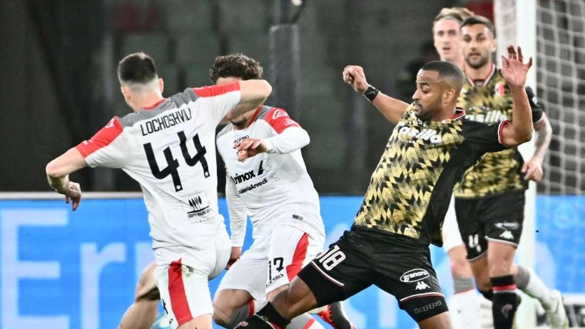 VIDEO - Bari, con la Cremonese ennesimo flop. L'opinione dei tifosi...