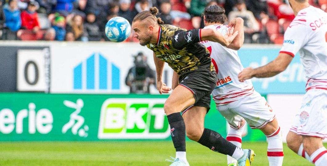 Bari-Spezia, le probabili: dubbio modulo, a centrocampo chiavi a Benali. Torna Puscas