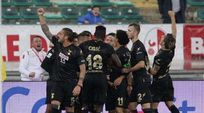 PAROLA AI TIFOSI - Bari da promozione diretta? Chi l'arma in più?