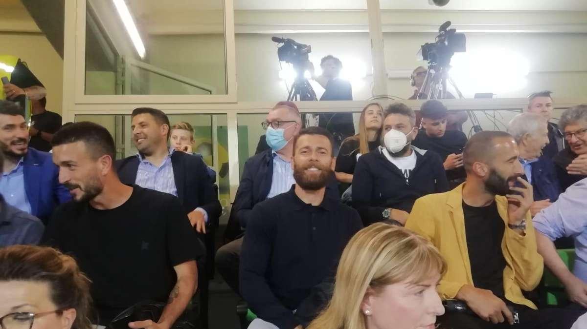 Il Monopoli punta la B. Anche tre galletti presenti allo stadio