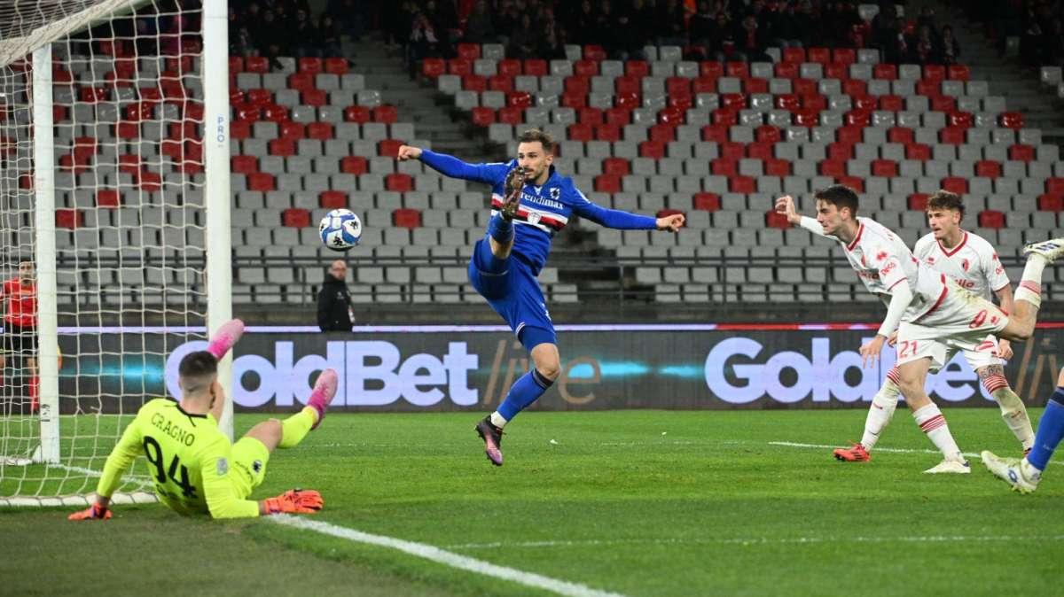 GdS - Maggiore regala un punto al Bari. Samp, resta un dubbio