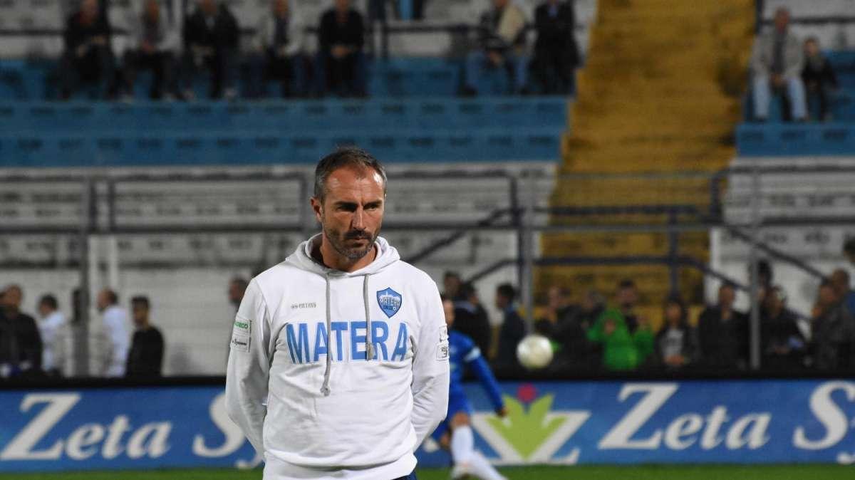 Bari, ti aspetta Dionigi. La carriera in biancorosso dell'attuale allenatore della Reggiana