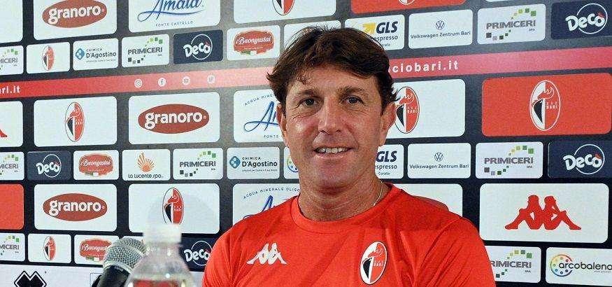 Mignani: "Simeri? Non esistono gerarchie, sono tutti titolari. Antenucci sta bene, i dubbi di formazione..."