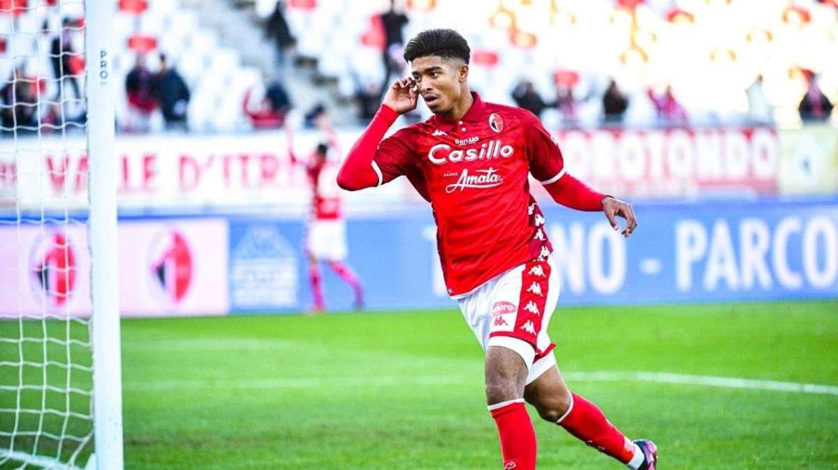 Salcedo, parla il papà: "Il ritorno al Genoa? Un sogno che si è avverato"