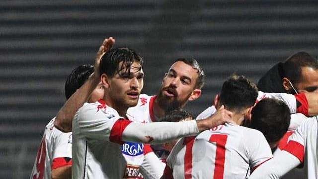 TuttoBari - Il doppio ex Bergossi sulla sfida con l'Avellino: "Bari favorito, i sostituti sono dei titolari. Ternana? Ecco come recuperarla..." 