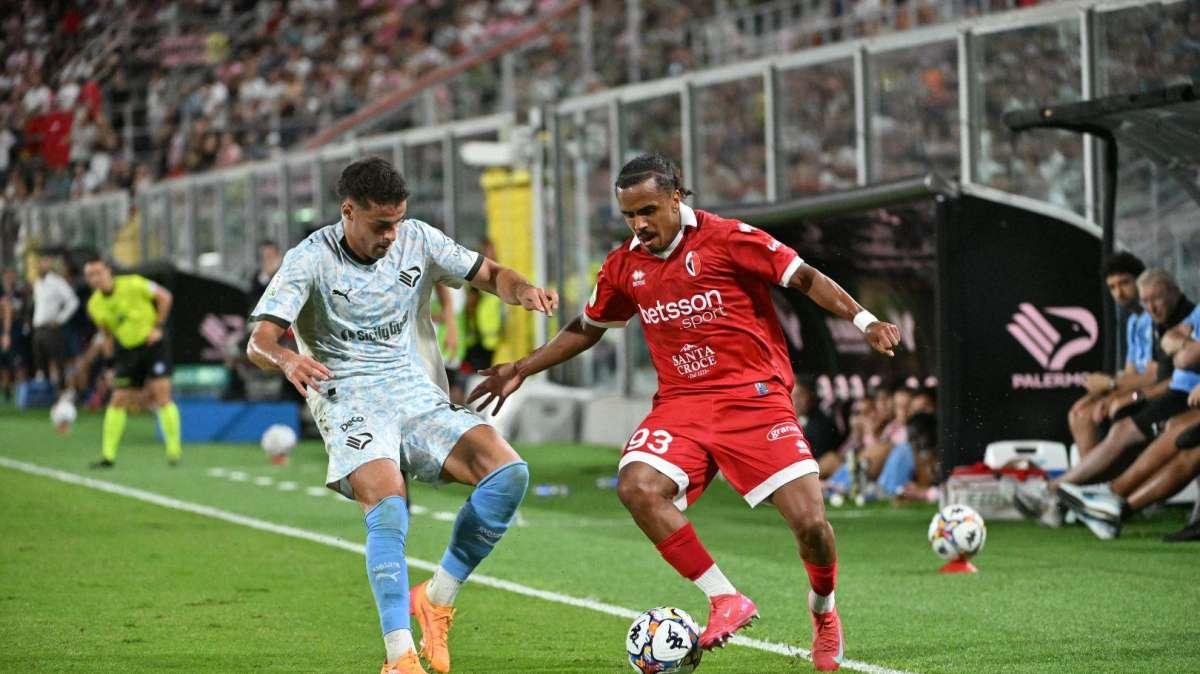 Catanzaro, il dischetto è particolarmente velenoso. Dorval guida una speciale classifica