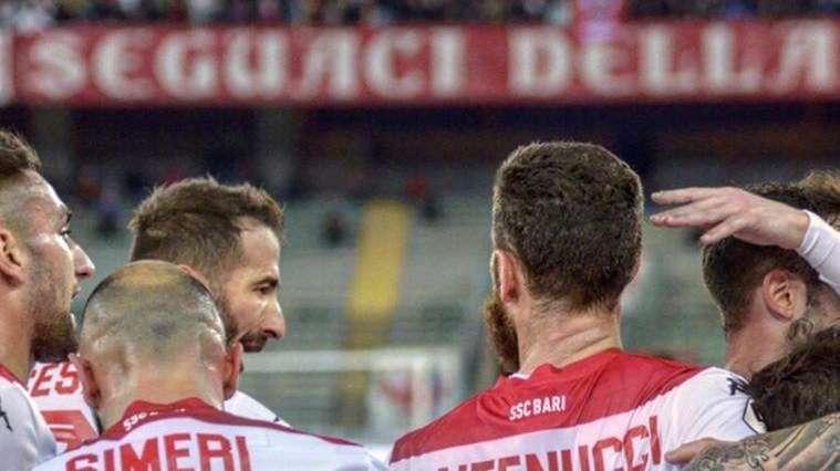 Bari superfavorito... anche per i bookmakers. Reggiana seconda, Carrarese terza. Il Monopoli...